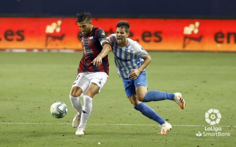 La crónica: El Málaga CF camina por terreno pantanoso
