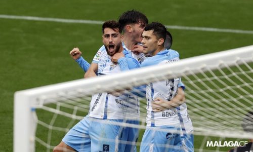 La crónica: «Luis Muñoz mete la quinta marcha y lanza al Málaga CF»