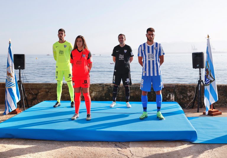 Lee más sobre el artículo Málaga CF: Presentación nuevas camisetas Temporada 2021/2022